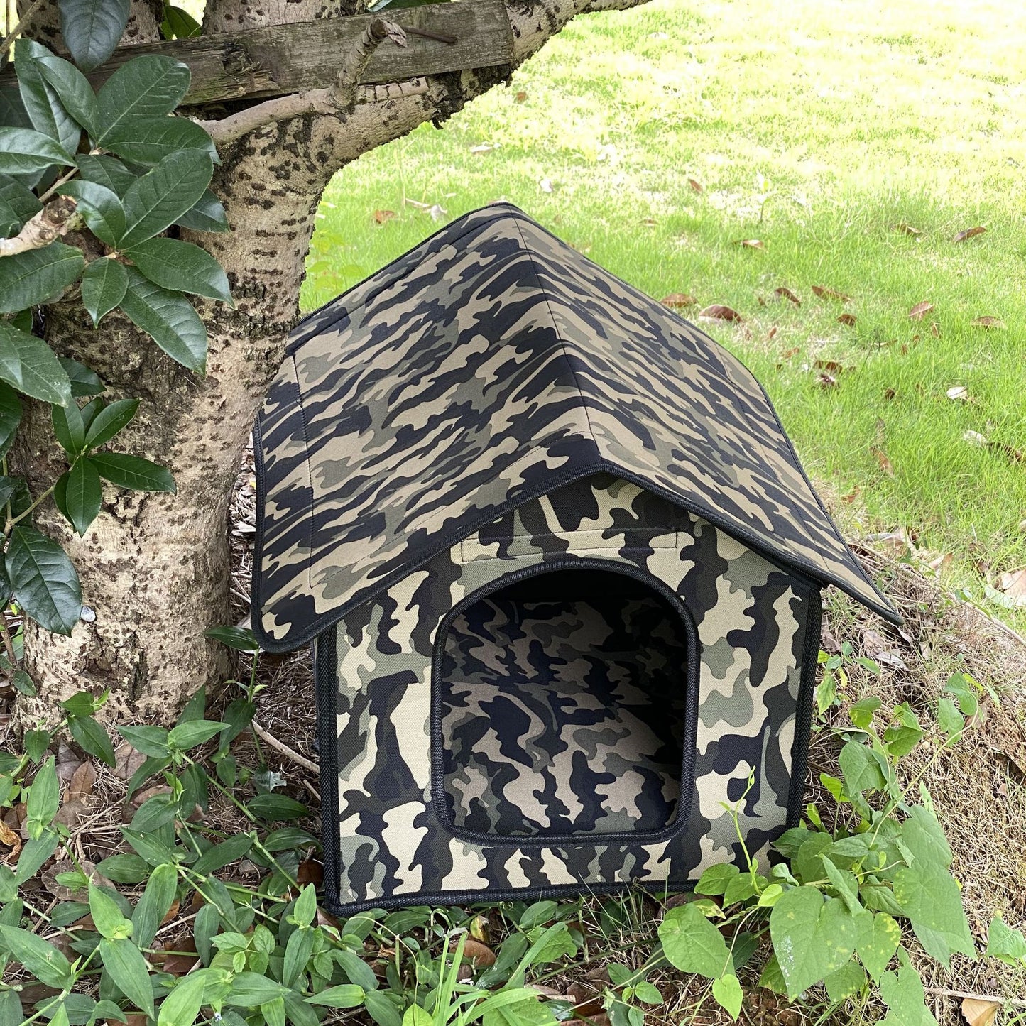 Outdoor waterproof cat house