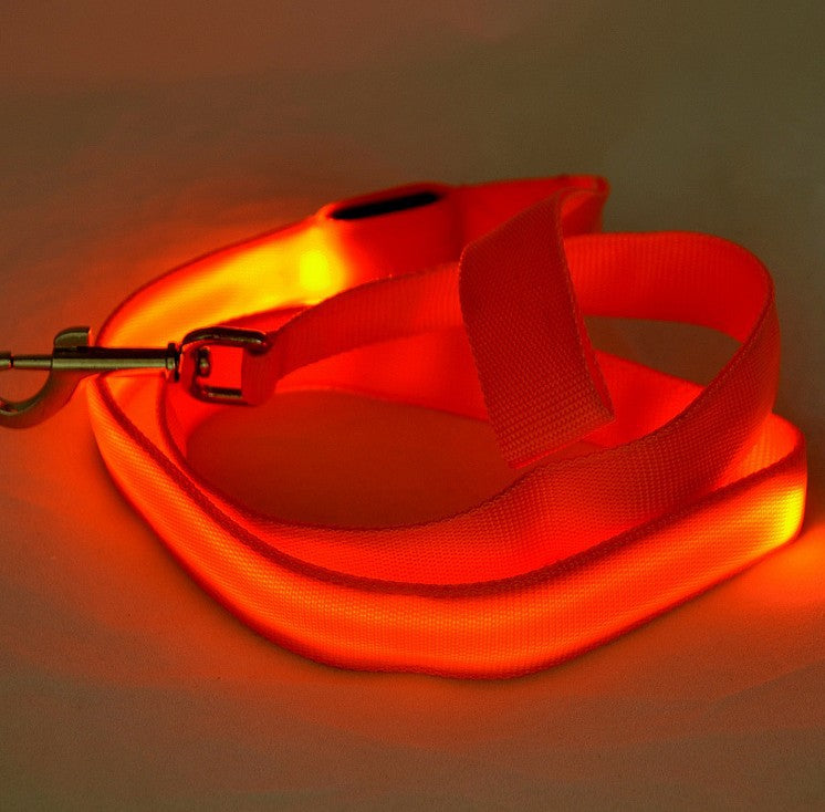 Light-emitting traction rope