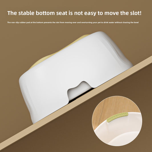 A water bowl for cats that doesn't get their mouths wet